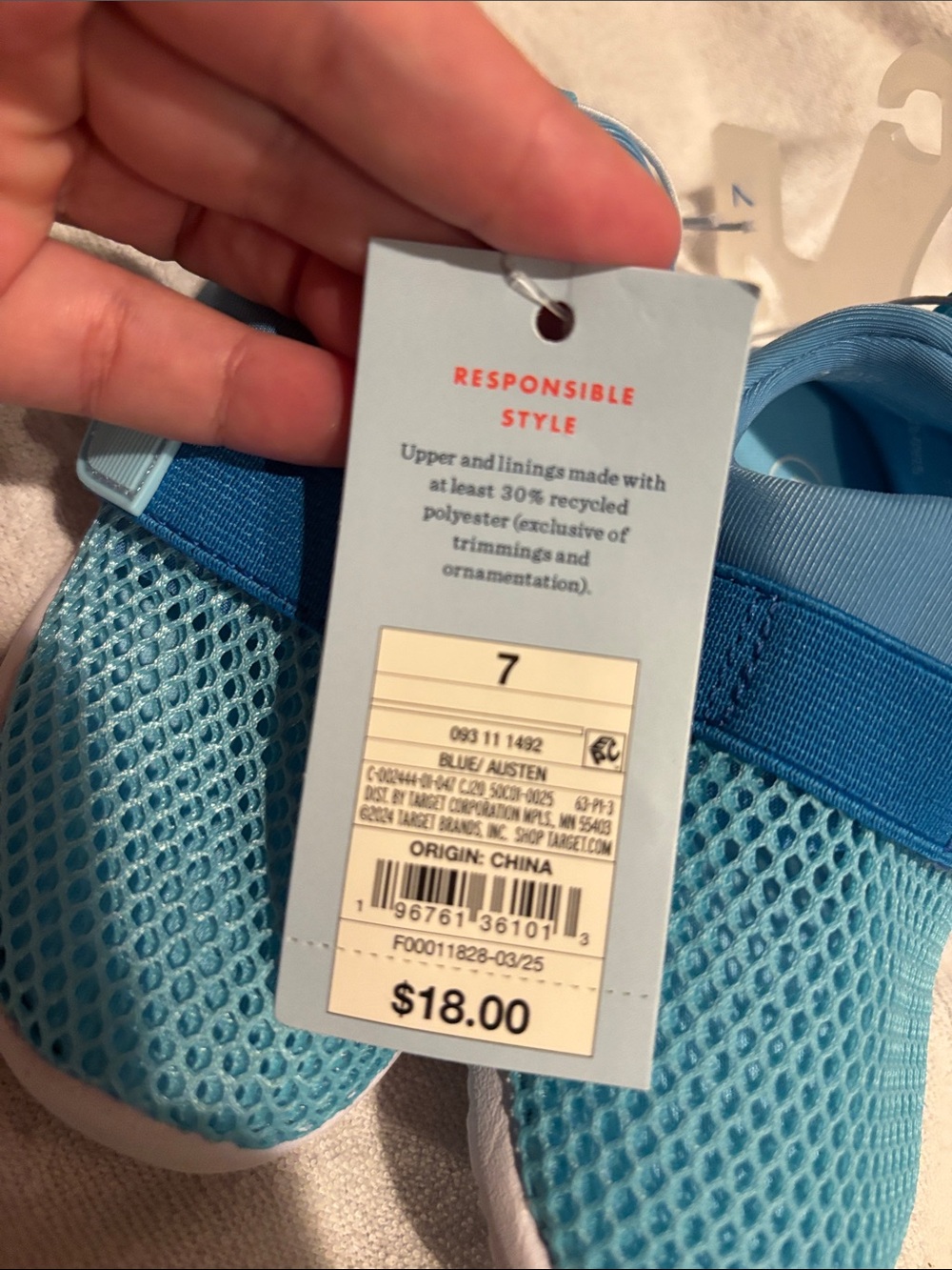 Size 7 Cat & Jack Light Blue Water Shoes - Picture 2 of 2